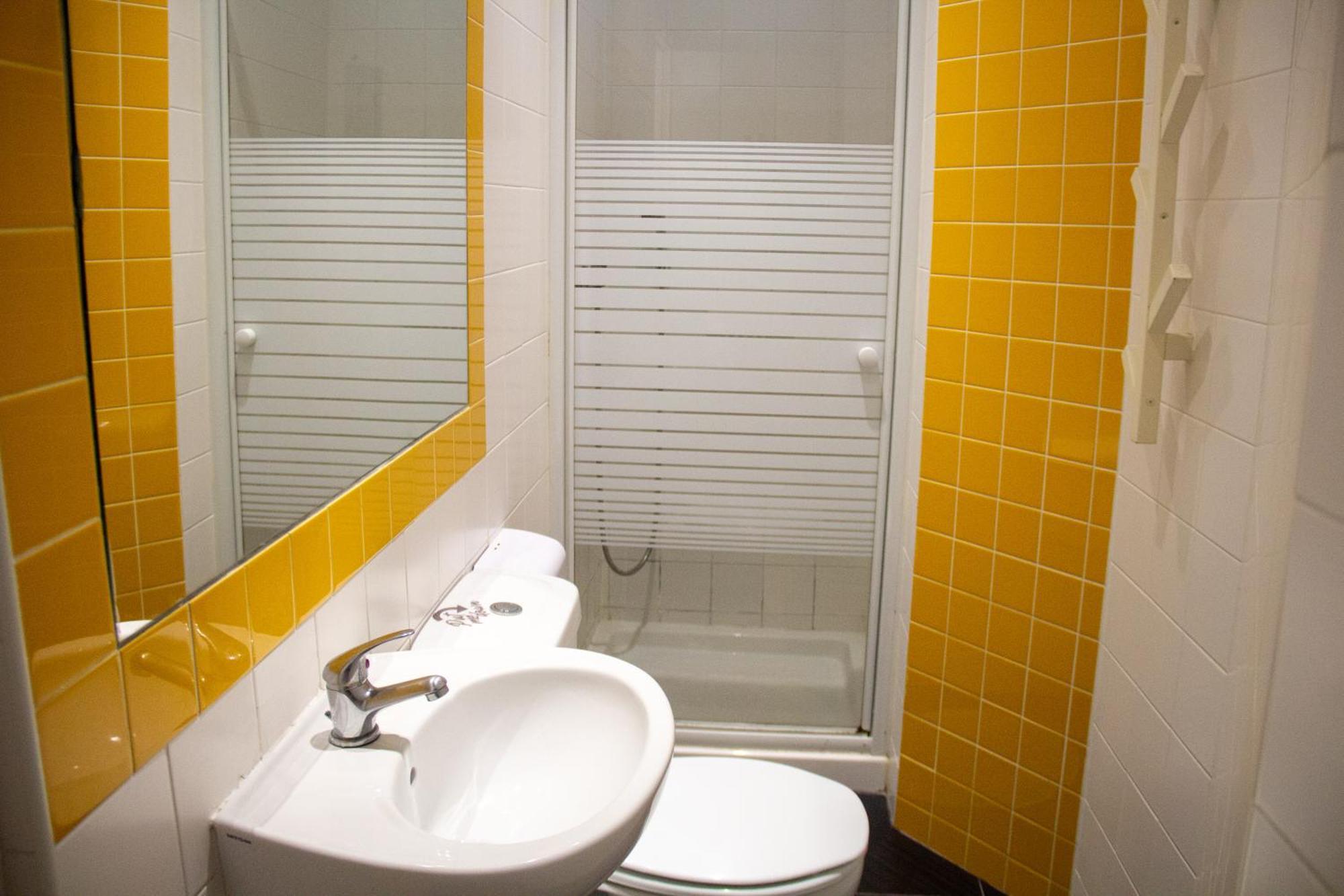 Quadruple Room Private Bathroom