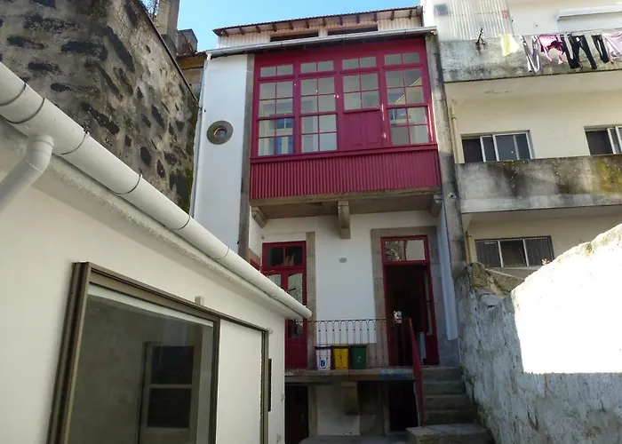 Canvas Atelier Hostel OOporto